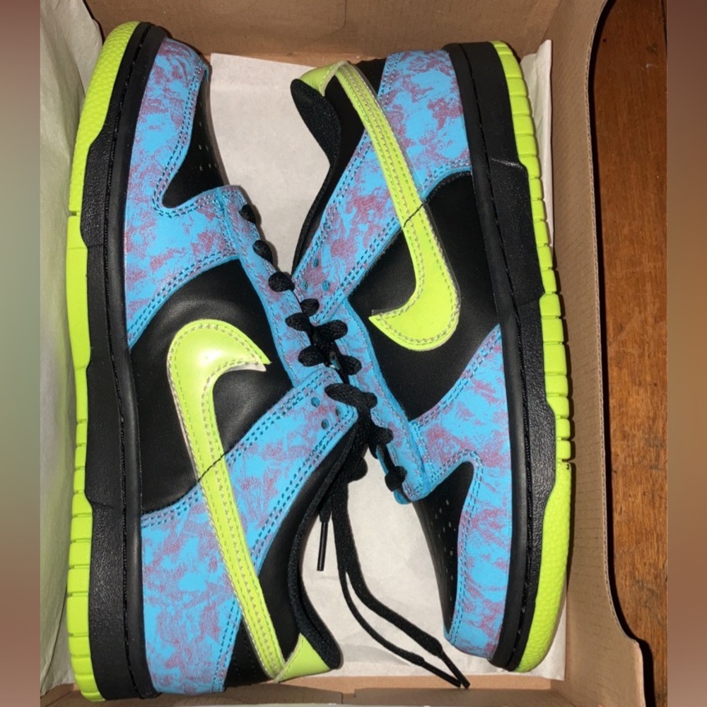 Nike Dunk low Turquoise Neon Sz 5.5y